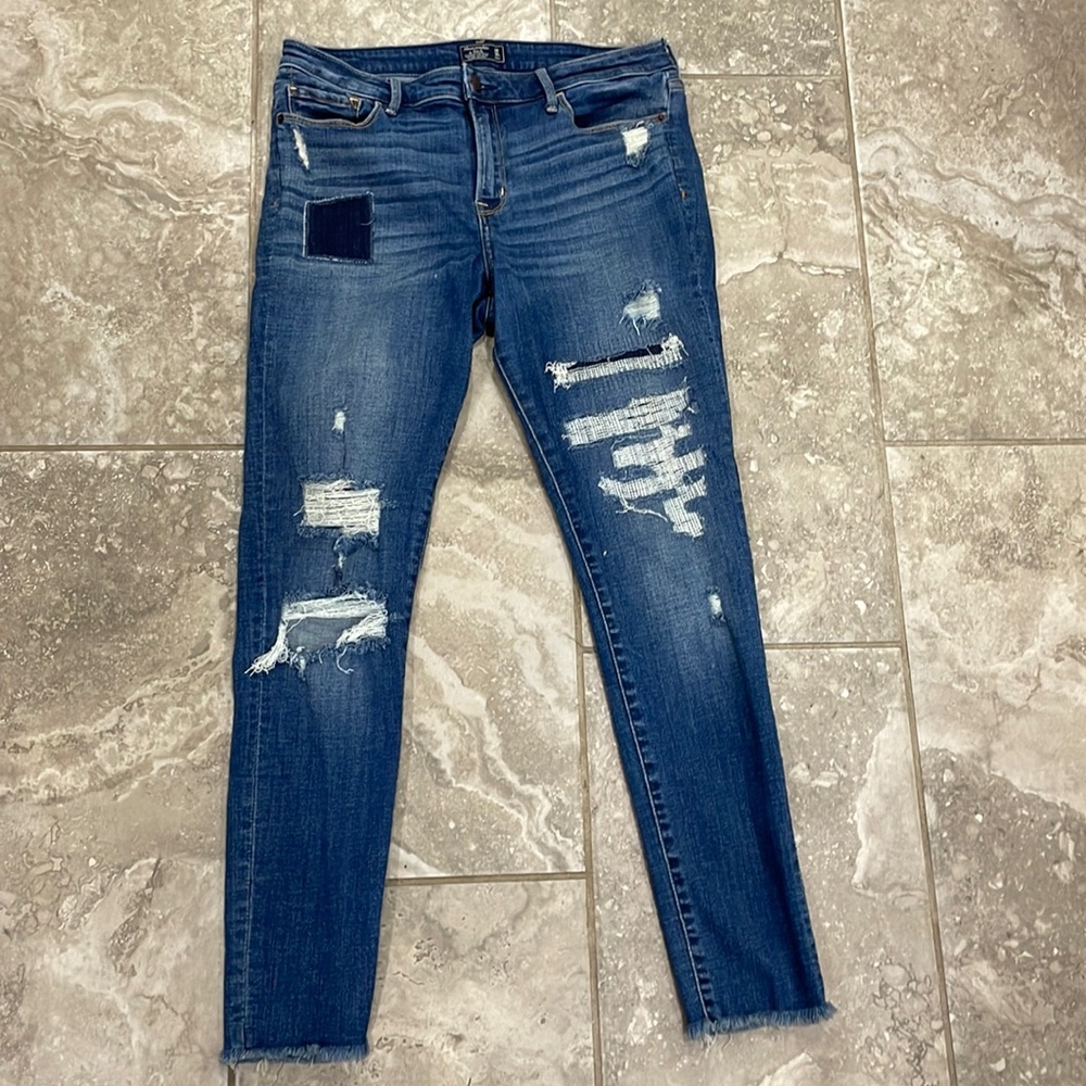 Abercrombie & Fitch Women’s Harper low Rise Super Skinny Patched Destroyed Sz 30